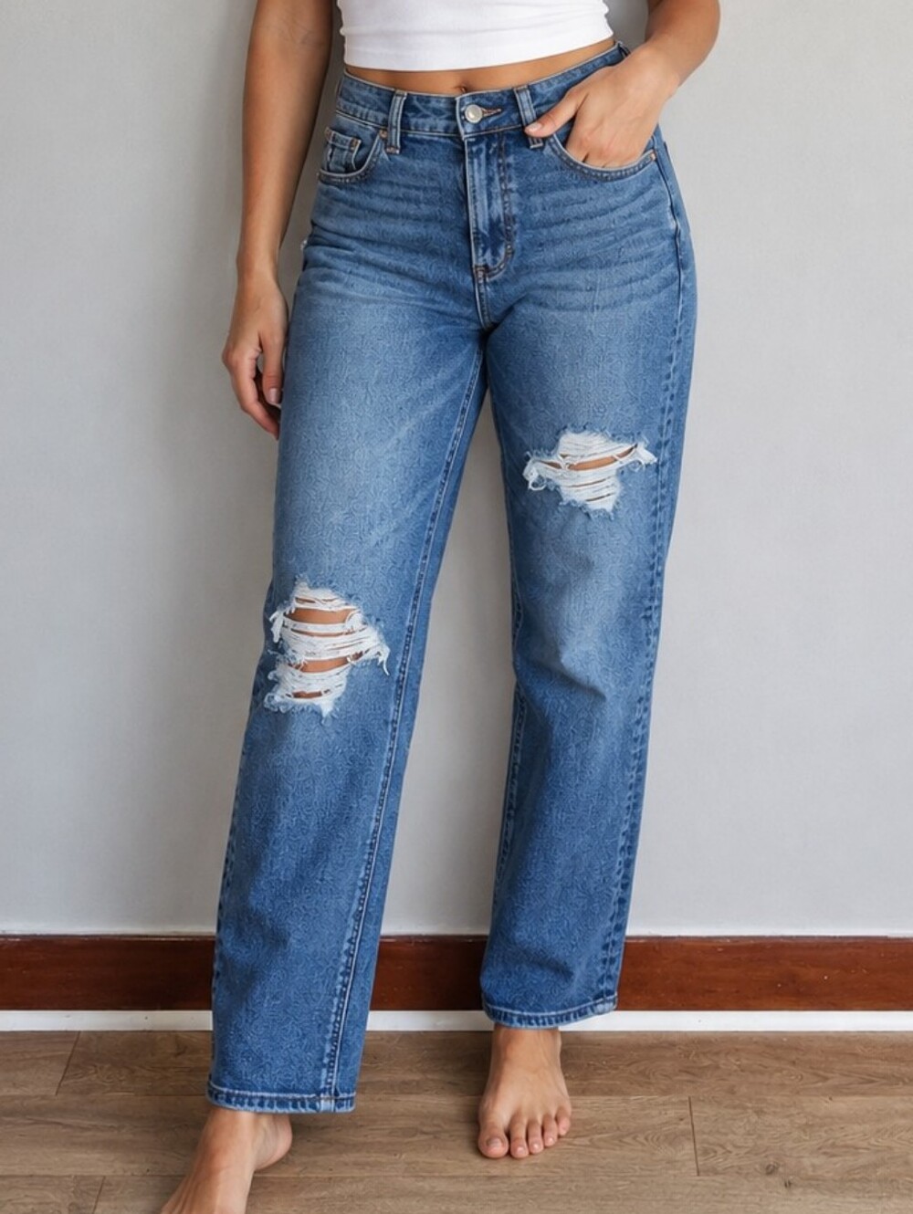 Size 2 American Eagle Distressed Jeans